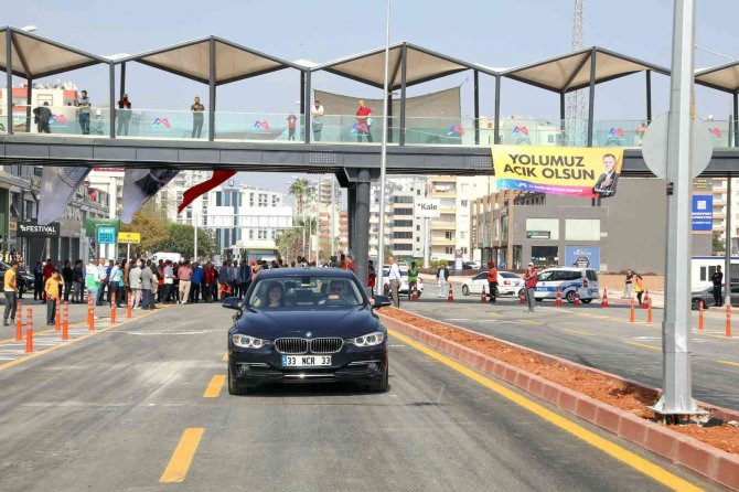 Göçmen Katlı Kavşağı ulaşıma açıldı