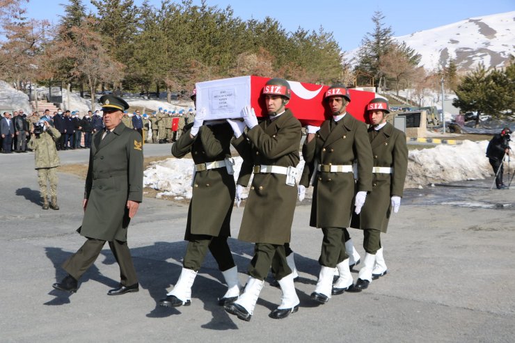 Şehit asteğmen, memleketine uğurlandı