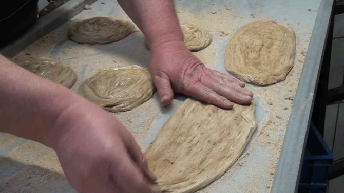 Kütahya’da Ramazan ayının vazgeçilmez lezzeti: Tahinli pide