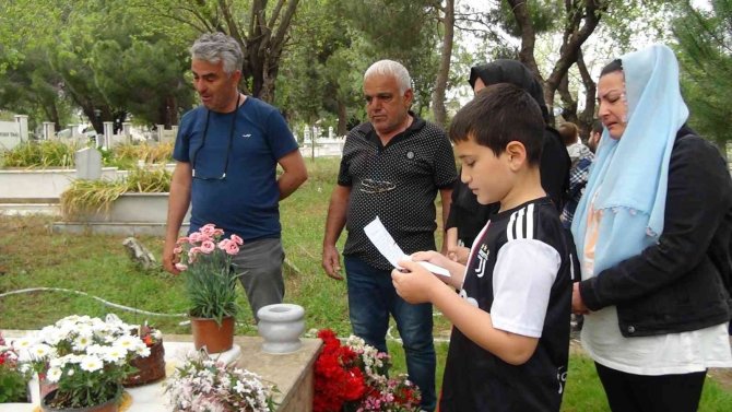 Mezar taşı üzerinde en acı doğum günü