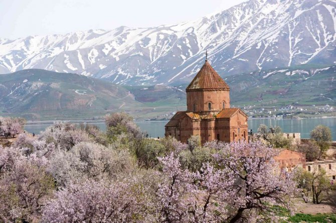 Akdamar Adası’nda görsel şölen