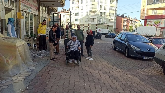 Seydişehir'de MS hastası akülü sandalyeye kavuştu