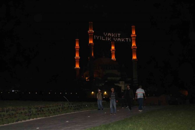 Selimiye Camii’nde 2 yıl aradan sonra Kadir Gecesi yoğunluğu