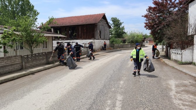 15 bin tona yakın çöp toplandı