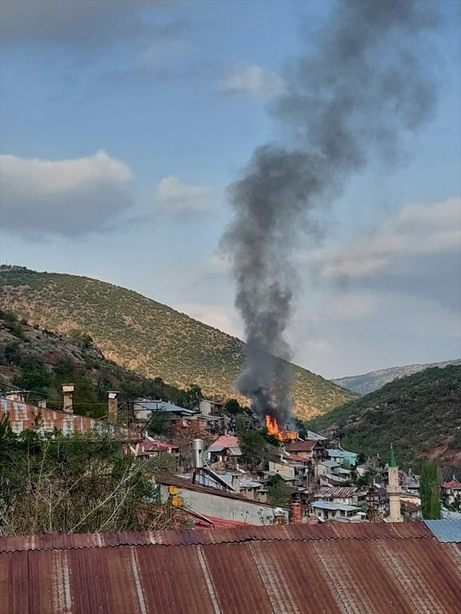 Konya’da yangın! Anne ve oğlu enkaz altında aranıyor
