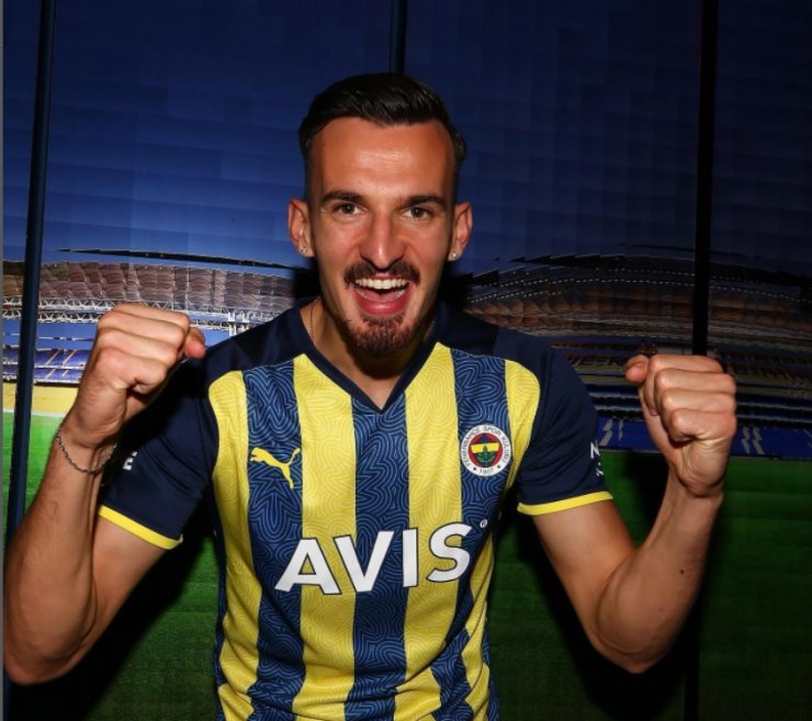 Sevgilisini darbettiği iddia edilen Fenerbahçeli Berisha'ya uzaklaştırma kararı