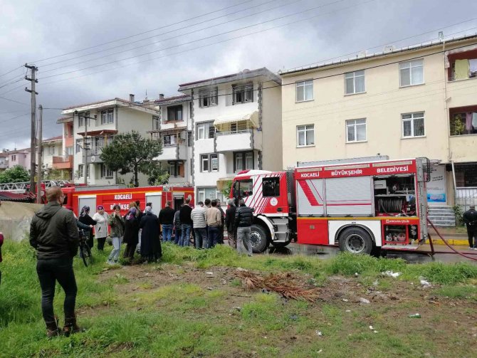 Yatak odasındaki bilgisayar yangın çıkardı