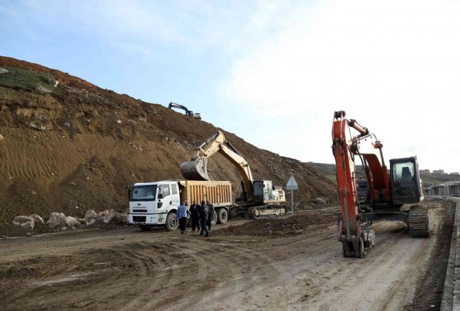 Heyelan sonrası başlatılan çalışmalar devam ediyor