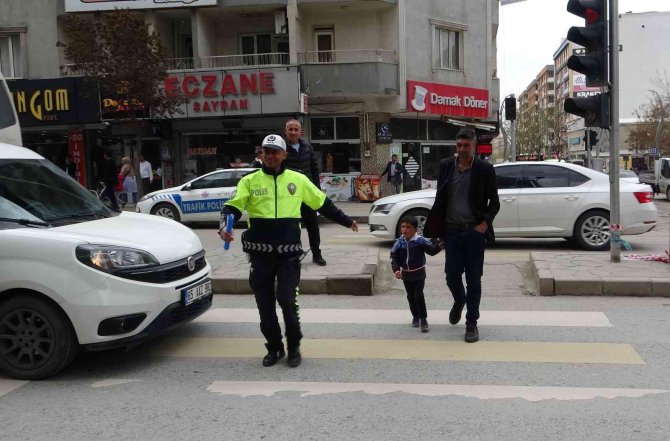 Van’da trafik haftası nedeniyle sürücüler uyarıldı