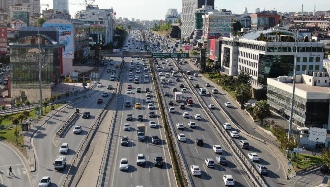 İstanbul’da pazar günü trafik yoğunluğu yüzde 49’lara ulaştı