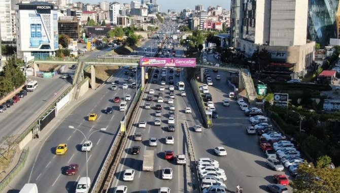 İstanbul’da pazar günü trafik yoğunluğu yüzde 49’lara ulaştı