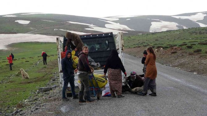 Terörden temizlenen dağlar vatandaşa gelir kapısı ve hobi alanı oldu