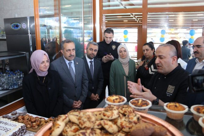 Bölgenin ilk ve tek ‘Glütensiz Kafe ve Fırını’ hizmete açıldı