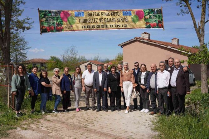 12 köyün hıdrellez etkinliğine katılarak halkla bir araya geldi