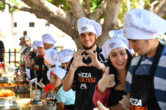 Başkan Seçer, özel gereksinimli çocuklarla pizza yaptı