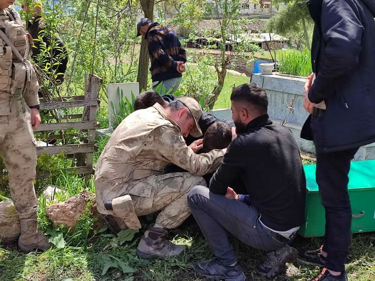 Otomobille minibüs çarpıştı; 1'i polis 2 kişi öldü, 5 kişi yaralandı