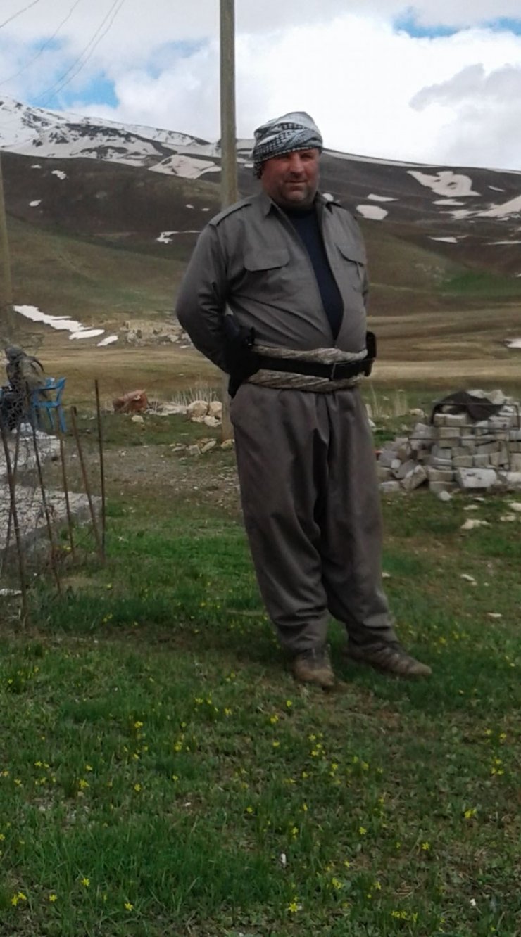 Otomobille minibüs çarpıştı; 1'i polis 2 kişi öldü, 5 kişi yaralandı