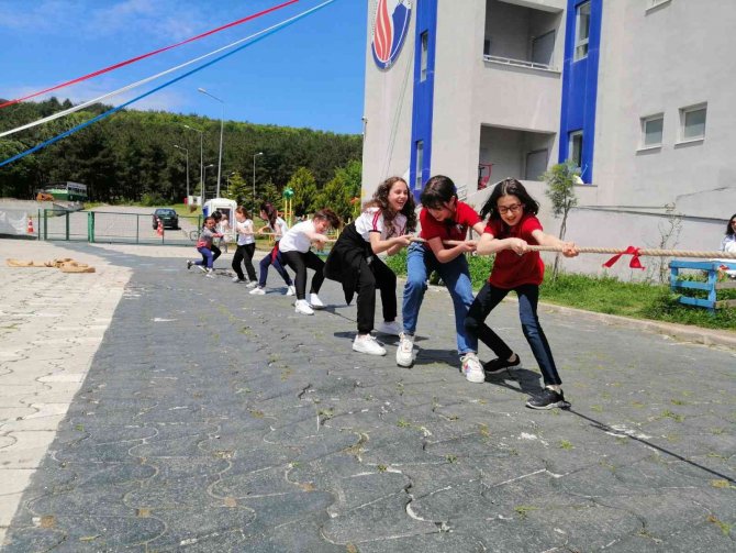 Hemşirelik öğrencileri projelerini festivale çevirdi