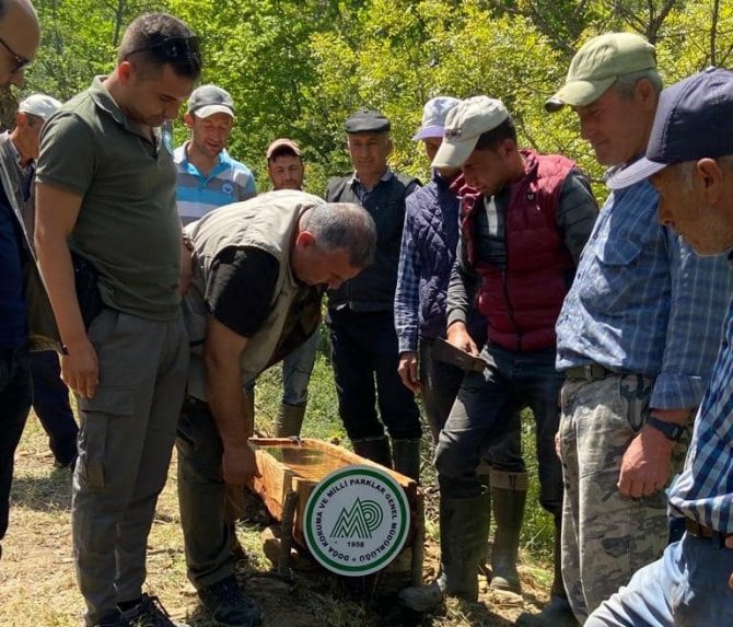 Yaban hayatı için su yalakları yerleştirildi