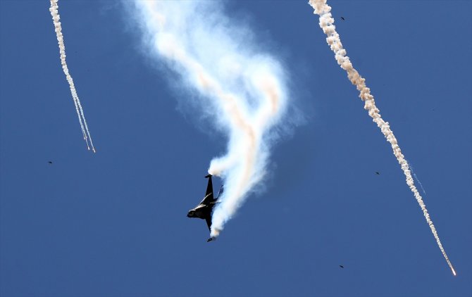 SOLOTÜRK, yeni manevrasıyla F-16 sınırlarını aştı