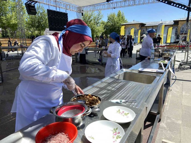 Konya’nın unutulan geleneksel yemekleri yarışmalarla tanıtılıyor