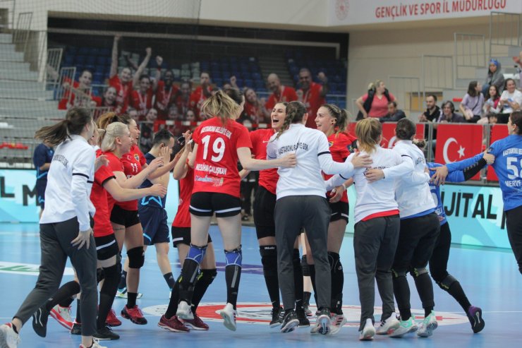 Kastamonu Belediyesi, Hentbol Kadınlar Süper Ligi'nde şampiyon oldu 