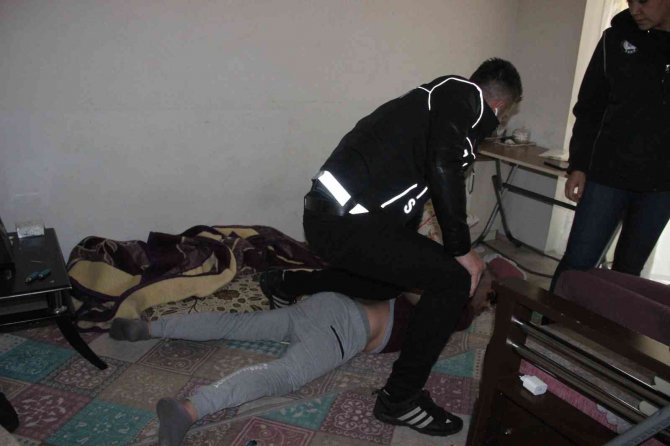 Konya'nın da bulunduğu illerde uyuşturucu tacirlerine şafak vakti büyük operasyon!