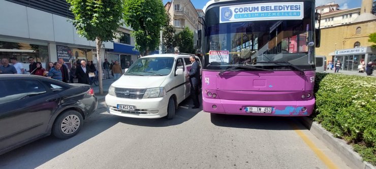 Trafiği kilitledi, polis ‘Çok güzel yere bırakmışsınız maşallah’ diyerek ceza kesti