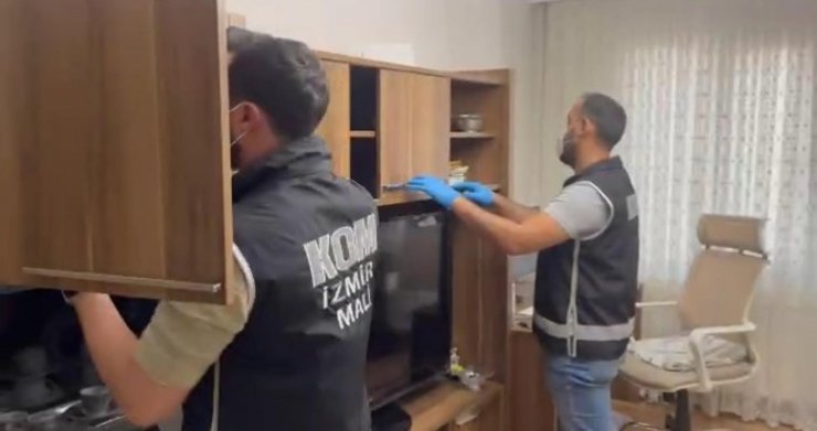 İzmir'de FETÖ operasyonu: 5 tutuklama