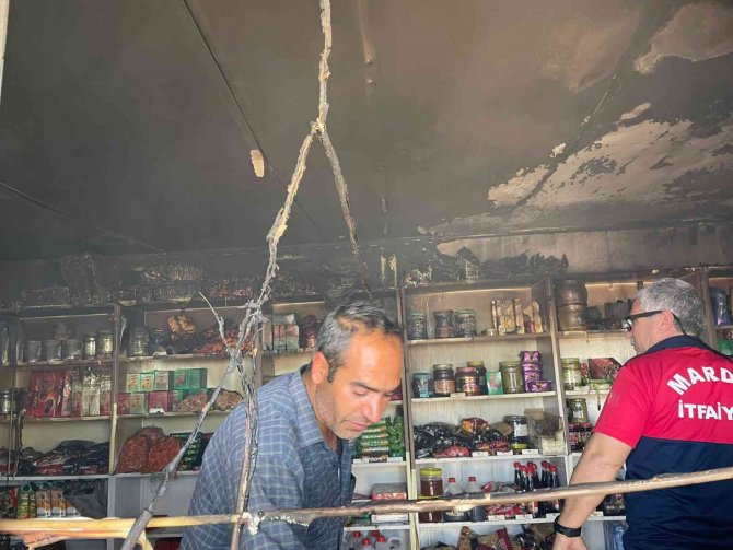 Mardin’de market yandı