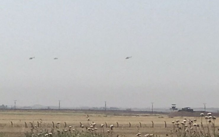 Suriye hattında yoğun helikopter hareketliliği Nusaybin'den görüntülendi