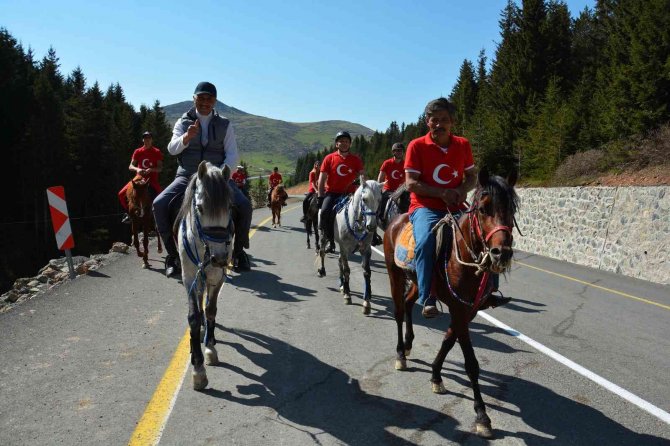 2 bin rakımlı yaylada atlı safari