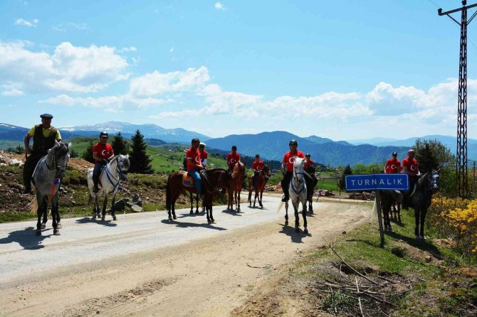 2 bin rakımlı yaylada atlı safari