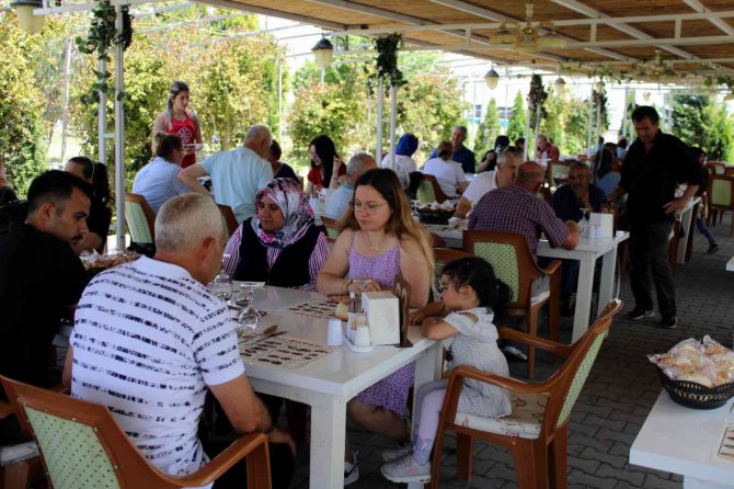 33 yıl sonra gazi arkadaşlarını ziyaret ettiler