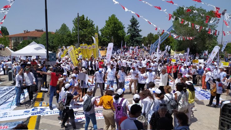 Sağlık çalışanlarından 'beyaz miting'