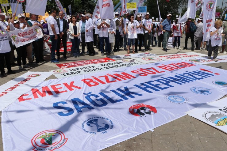 Sağlık çalışanlarından 'beyaz miting'