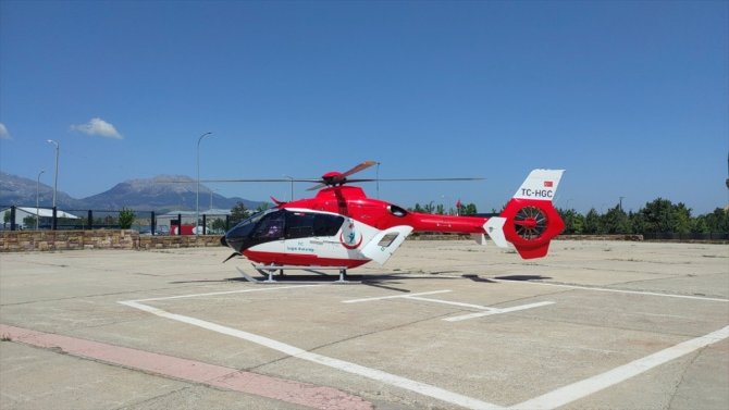 Konya'da ambulans helikopter, el atar damarı kesilen hasta için havalandı