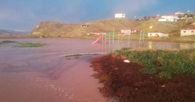 Yağış sonrası Kula köyü sular altın kaldı