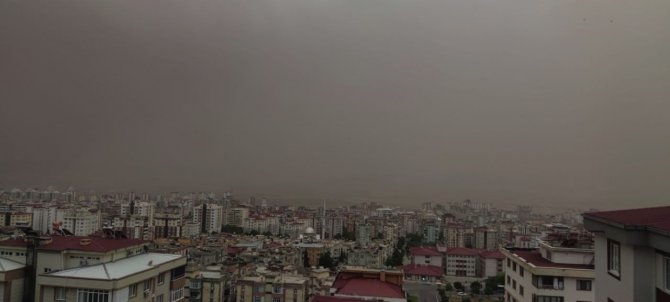 Kahramanmaraş’ta toz bulutları etkili oluyor