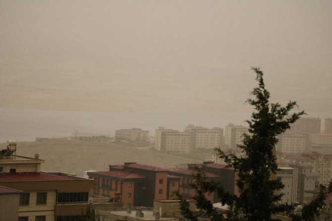 Kahramanmaraş’ta toz bulutları etkili oluyor