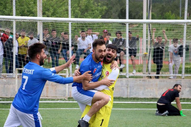 Bu turnuva 4 yıl sürdü, kimi mezun oldu kimi evlenip yuva kurdu