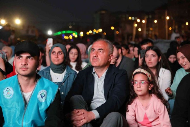 Rize’de açık hava sinemasına ilgi yoğun