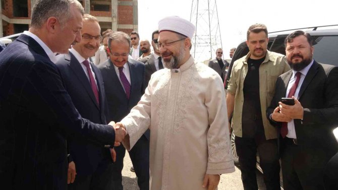 Ali Erbaş: “Fatih ruhlu gençler, nesiller yetiştirmek için emek veriyoruz”