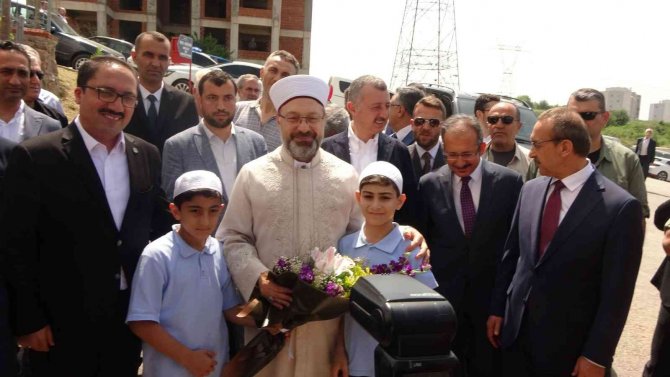 Ali Erbaş: “Fatih ruhlu gençler, nesiller yetiştirmek için emek veriyoruz”