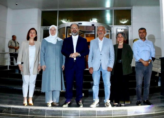 Diyanet İşleri Başkanı Ali Erbaş’a yakın ilgi