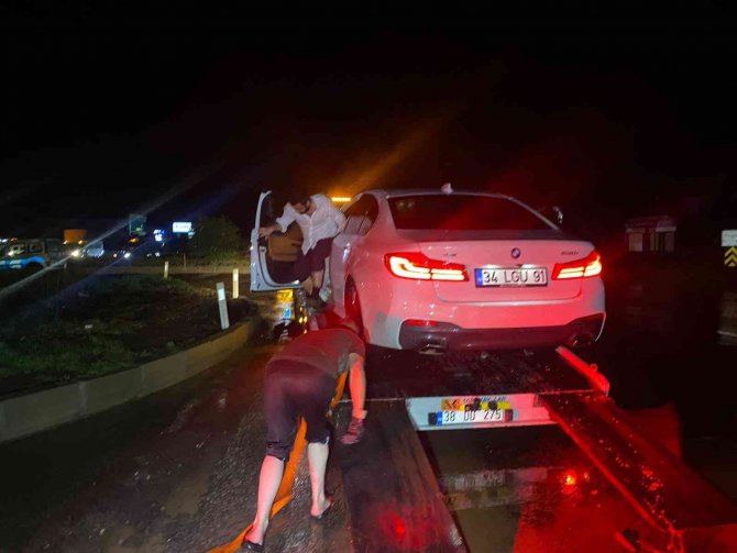 Aşırı yağış nedeniyle Aksaray yolu trafiğe kapandı