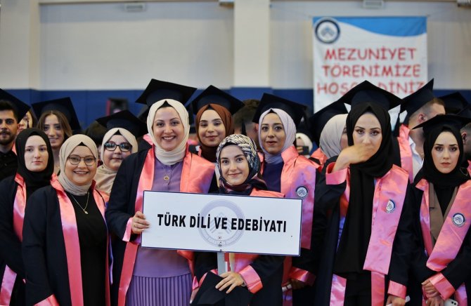 ÇAKÜ’de mezuniyet heyecanı başladı