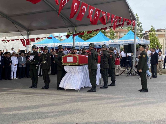 Pençe-Kilit şehidi Uzman Çavuş Kadir Kemik Pendik’te son yolculuğuna uğurlandı