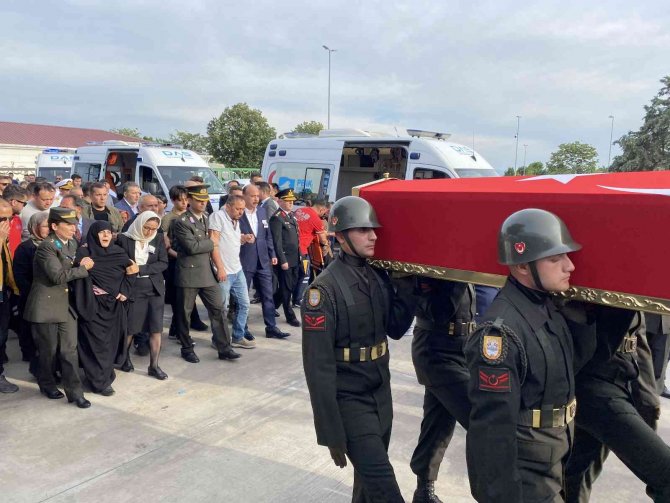 Pençe-Kilit şehidi Uzman Çavuş Kadir Kemik Pendik’te son yolculuğuna uğurlandı