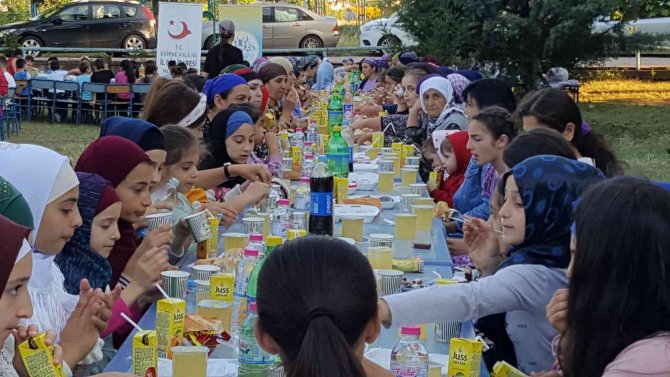 Ukrayna’dan tahliye edilen Ahıskalı Türkleri için program düzenlendi